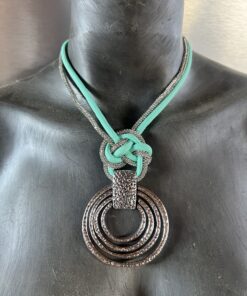 Alternative view of collier "Joséphine Azur"